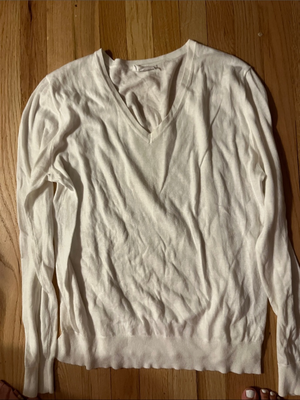 Double Zero Cream V-Neck Lightweight Sweater